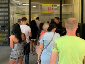 Белорусы стали активнее скупать доллары, а золотовалютные резервы страны снижаются