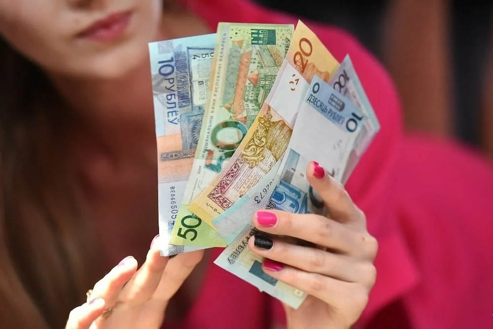 Главный бухгалтер в Барановичах пять лет начисляла себе лишние выплаты    