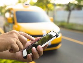 Предприниматель имел в штате всего двух работников и почти полторы сотни автомобилей-такси